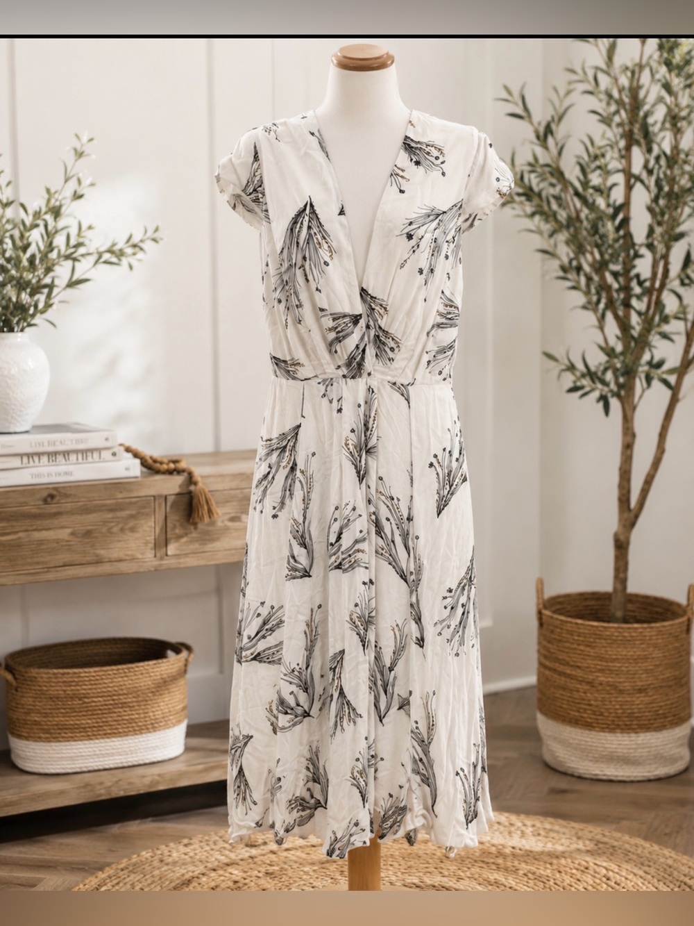 Free People retro print Midi Sundress with V-Neck size 6